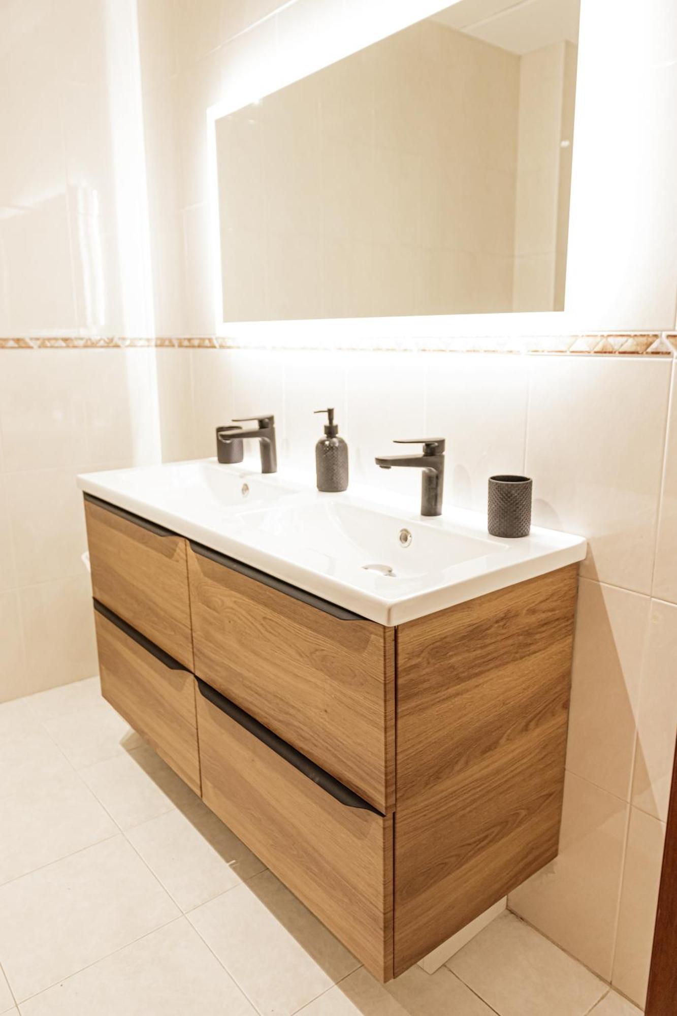 Completo Con Wifi En Appartement Betanzos